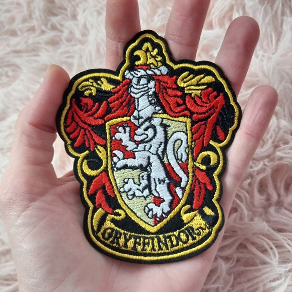 ⭐️Gryffindor iron-on patch! Harry Potter house! Large fully embroidered nwot! - Picture 4 of 4